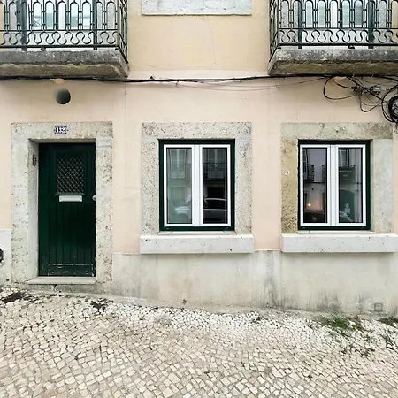 Charming Lapa With A Private Patio * Lizbona