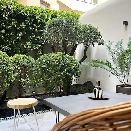 Charming Lapa With A Private Patio דירה *