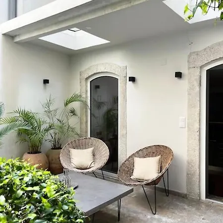 Charming Lapa With A Private Patio * Lisbon